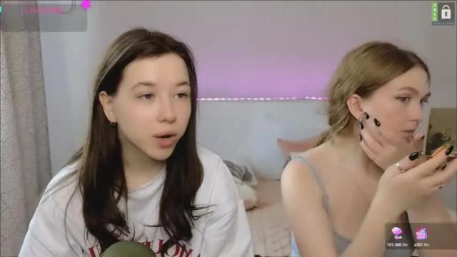 Image 10 of small_blondee Stream on Chaturbate on 1 month ago
