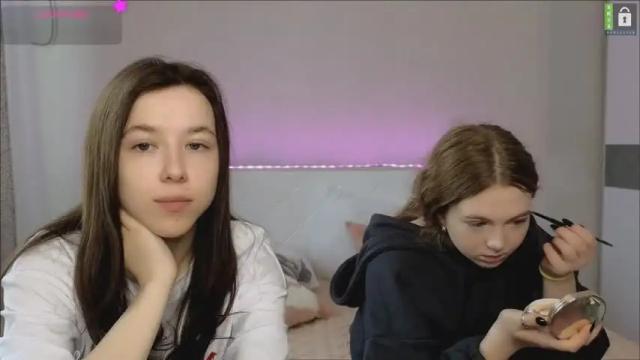 Image 6 of small_blondee Stream on Chaturbate on 1 month ago