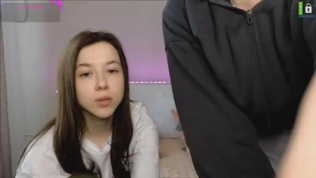 Image 7 of small_blondee Stream on Chaturbate on 1 month ago