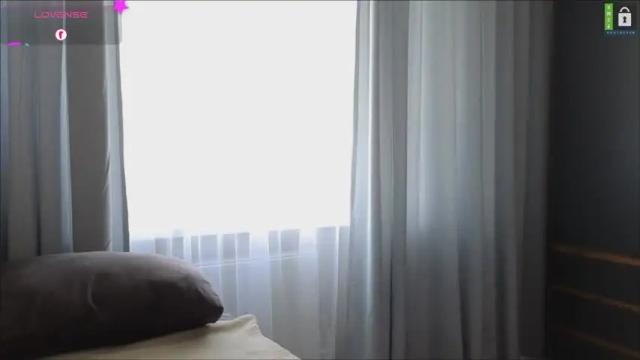 Image 7 of small_blondee Stream on Chaturbate on 1 month ago