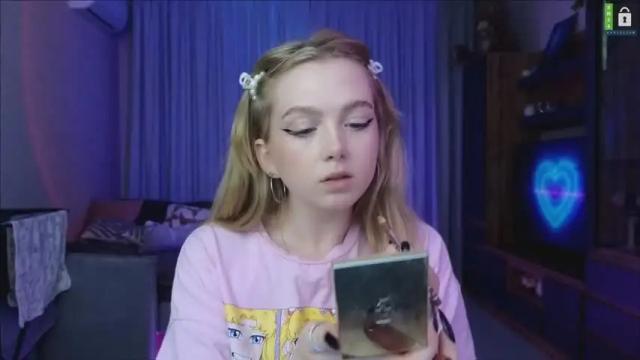 Image 7 of small_blondee Stream on Chaturbate on 17 days ago