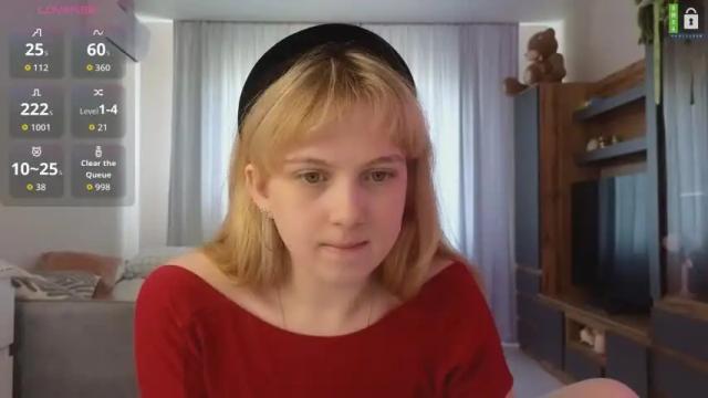 Image 12 of small_blondee Stream on Chaturbate on 2 days ago