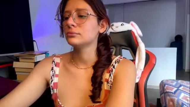 Image 2 of small_trinity_ Stream on Chaturbate on 1 month ago