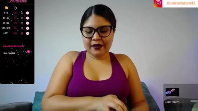 Image 2 of smallanabella21 Stream on Chaturbate on 17 months ago