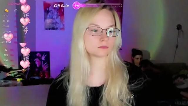 Image 3 of smallimpmeili Stream on Chaturbate on 20 months ago