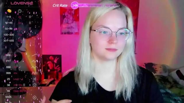 Image 7 of smallimpmeili Stream on Chaturbate on 18 months ago