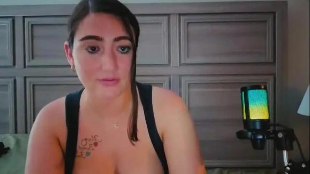 Image 2 of smexy_bun Stream on Chaturbate on 1 month ago