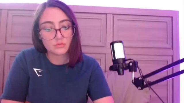 Image 2 of smexy_bun Stream on Chaturbate on 4 months ago