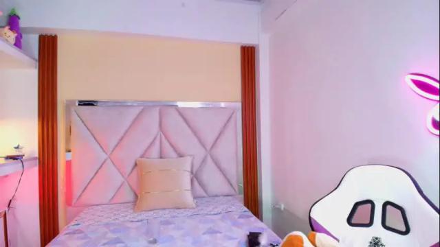 Image 3 of smile__1 Stream on Chaturbate on 22 days ago