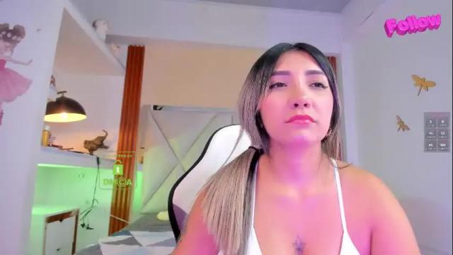 Image 3 of smile__1 Stream on Chaturbate on 24 days ago