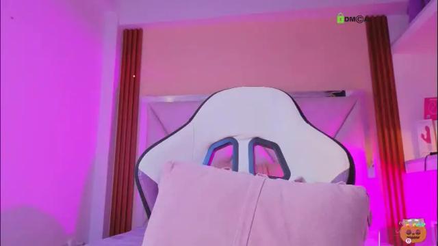 Image 8 of smile__1 Stream on Chaturbate on 3 days ago