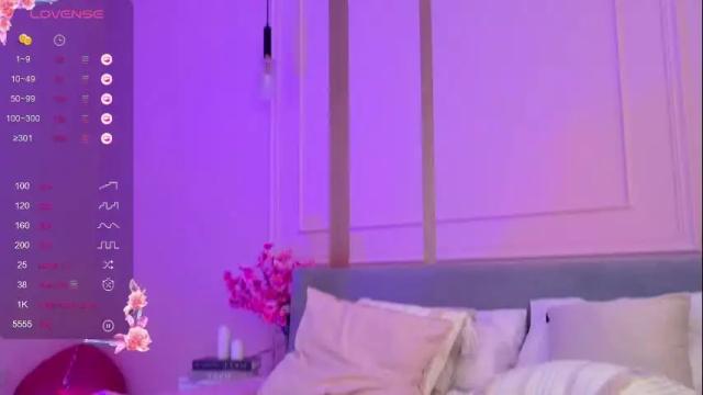 Image 4 of smiley_mia_ Stream on Chaturbate on 1 month ago
