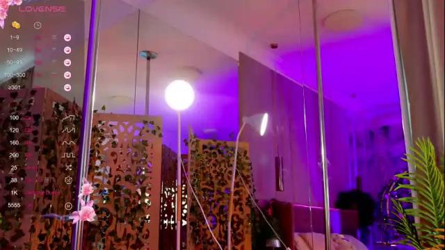 Image 10 of smiley_mia_ Stream on Chaturbate on 1 month ago