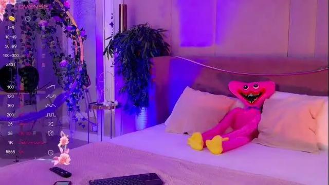 Image 2 of smiley_mia_ Stream on Chaturbate on 20 days ago