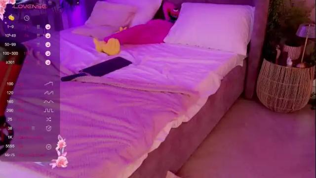 Image 12 of smiley_mia_ Stream on Chaturbate on 11 days ago