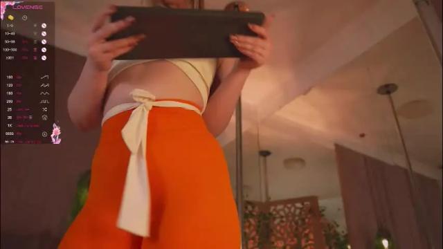 Image 6 of smiley_mia_ Stream on Chaturbate on 1 month ago