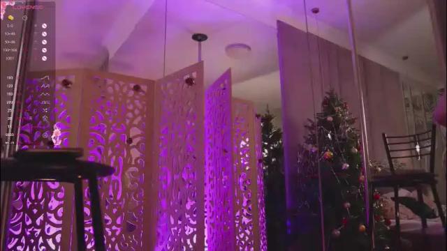 Image 2 of smiley_mia_ Stream on Chaturbate on 1 month ago