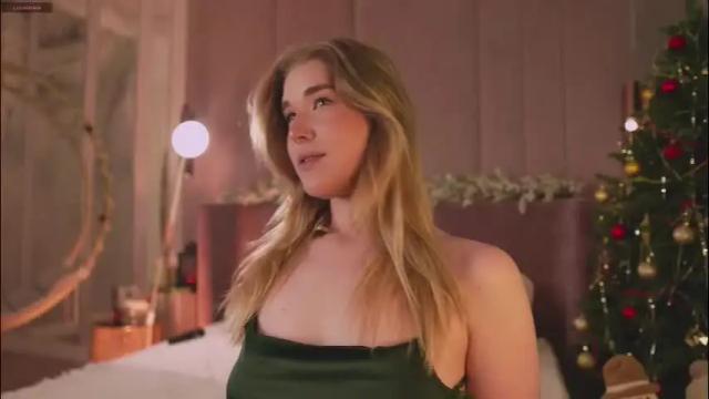 Image 2 of smiley_mia_ Stream on Chaturbate on 1 month ago