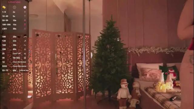 Image 6 of smiley_mia_ Stream on Chaturbate on 1 month ago