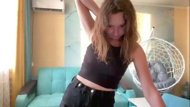 Image 2 of smiling_riddle Stream on Chaturbate on 1 month ago