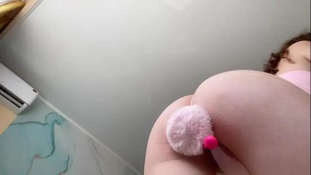 Image 11 of smiling_riddle Stream on Chaturbate on 13 days ago