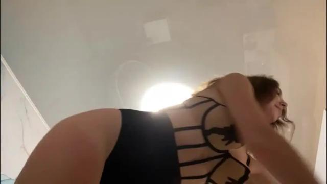 Image 6 of smiling_riddle Stream on Chaturbate on 2 months ago