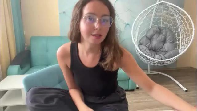 Image 6 of smiling_riddle Stream on Chaturbate on 24 days ago