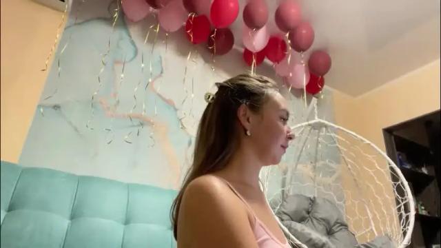 Image 7 of smiling_riddle Stream on Chaturbate on 1 month ago