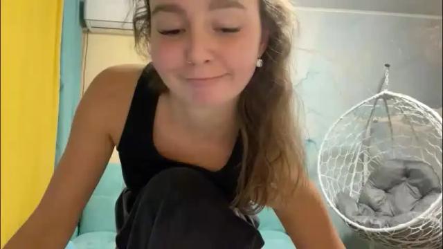 Image 10 of smiling_riddle Stream on Chaturbate on 1 month ago