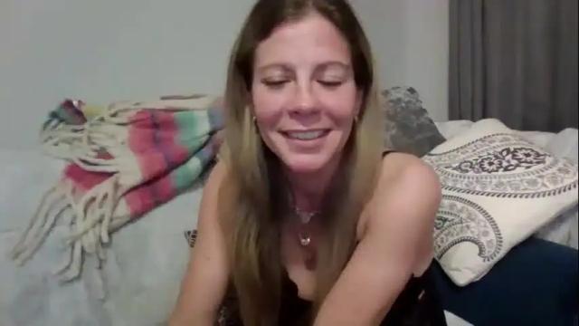 Image 10 of smokingpoptart420 Stream on Chaturbate on 14 months ago