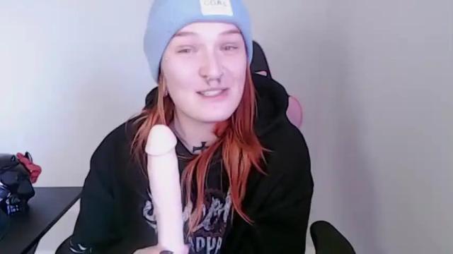 Image 10 of smolgoffbeeby Stream on Chaturbate on 16 months ago