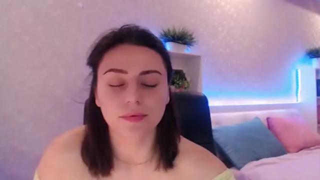 Image 6 of smoothieskivi Stream on Chaturbate on 14 months ago