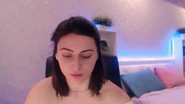 Image 7 of smoothieskivi Stream on Chaturbate on 14 months ago