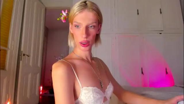 Image 12 of sn0wcat Stream on Chaturbate on 16 days ago