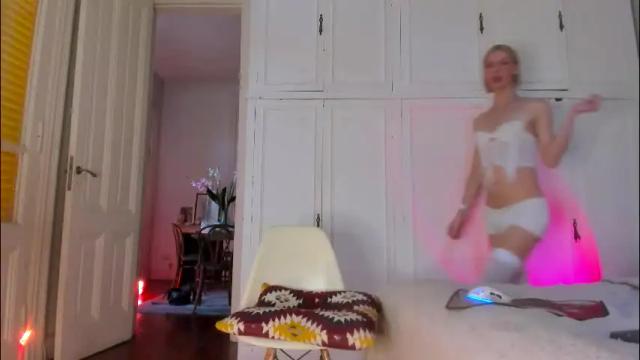 Image 8 of sn0wcat Stream on Chaturbate on 16 days ago