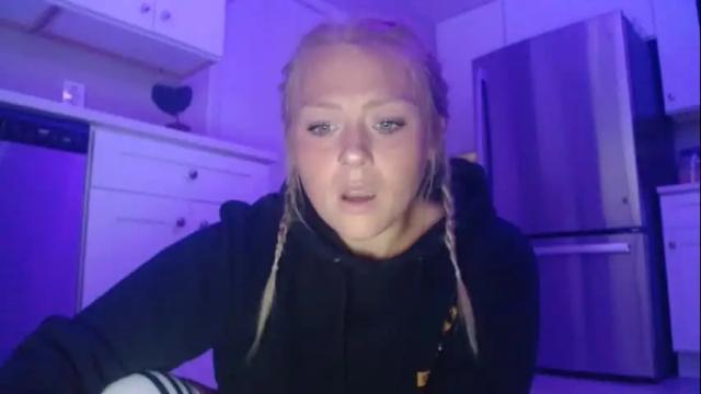 Image 3 of sneakyalicek Stream on Chaturbate on 5 months ago