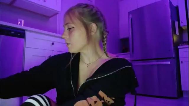 Image 10 of sneakyalicek Stream on Chaturbate on 1 month ago