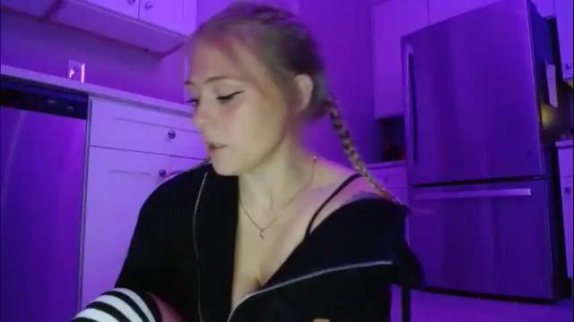 Image 12 of sneakyalicek Stream on Chaturbate on 1 month ago