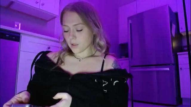 Image 2 of sneakyalicek Stream on Chaturbate on 29 days ago