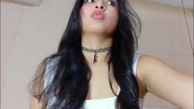 Image 2 of sneakyy_fantasy Stream on Chaturbate on 5 months ago