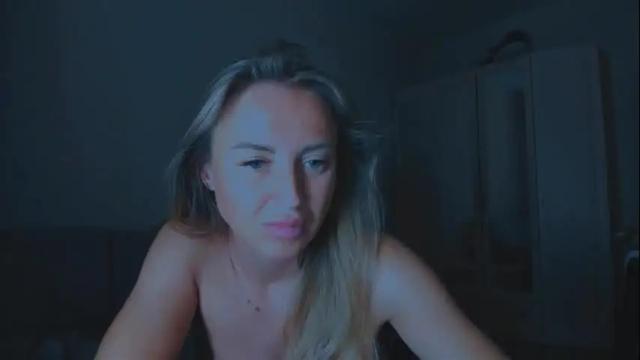 Image 4 of snezanablond Stream on Chaturbate on 1 month ago