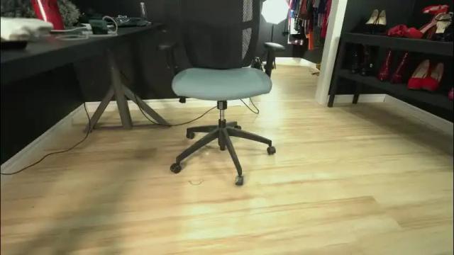 Image 2 of snookieq Stream on Chaturbate on 19 days ago