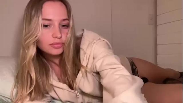 Image 2 of snow_doll69 Stream on Chaturbate on 12 months ago