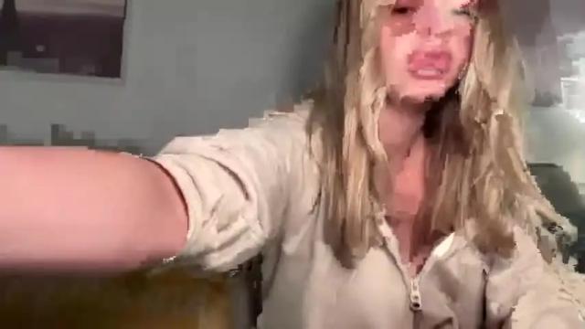 Image 8 of snow_doll69 Stream on Chaturbate on 17 months ago