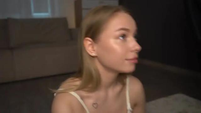 Image 7 of snow_is_falling Stream on Chaturbate on 13 months ago