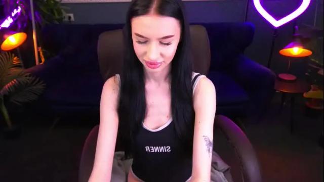 Image 4 of snow_whiteeex Stream on Chaturbate on 1 month ago