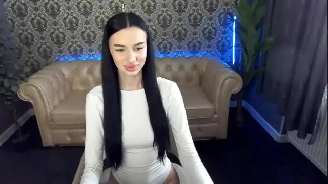 Image 2 of snow_whiteeex Stream on Chaturbate on 4 days ago