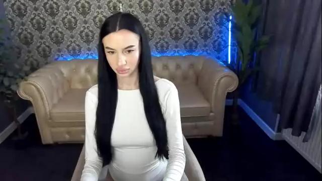 Image 4 of snow_whiteeex Stream on Chaturbate on 4 days ago