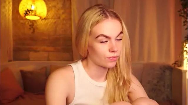 Thumbnail 3, snowbarbieee's Stream at Chaturbate, 2 months ago