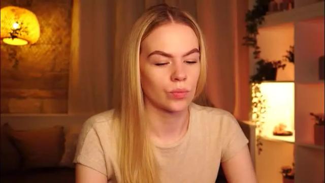 Thumbnail 2, snowbarbieee's Stream at Chaturbate, 1 month ago